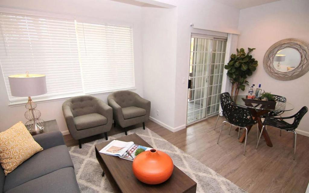 1476 Lincoln Avenue Property Photo 6