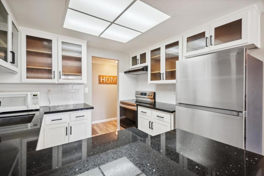 550 Toyon Avenue 4 Property Photo 1