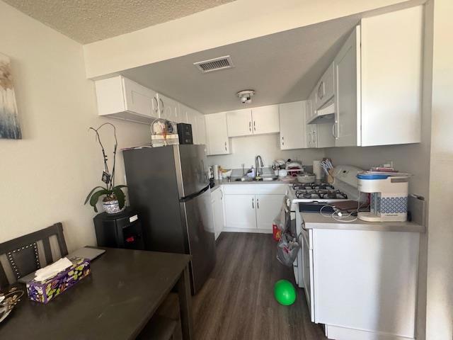522 Raleigh Street Property Photo 6