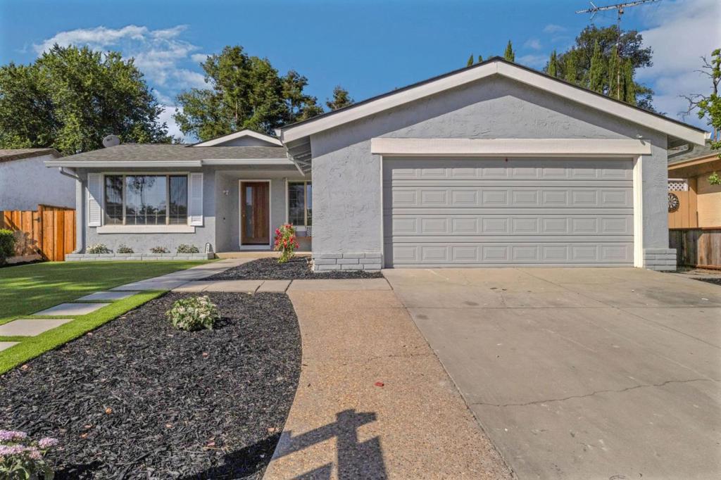 5194 Running Bear Drive Property Photo 1