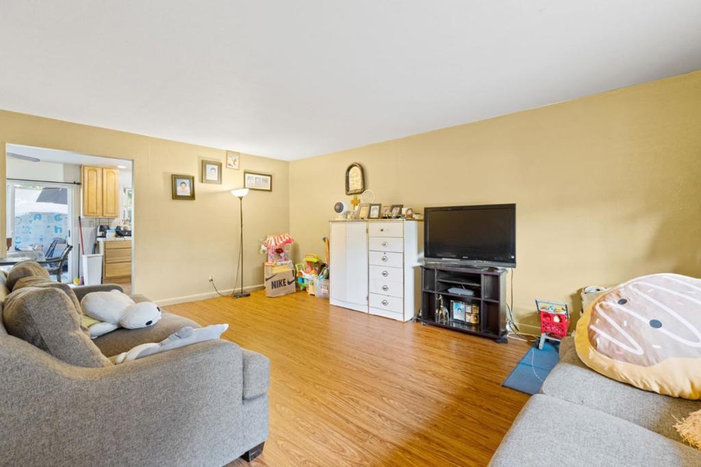 306 Beech Street Property Photo 8