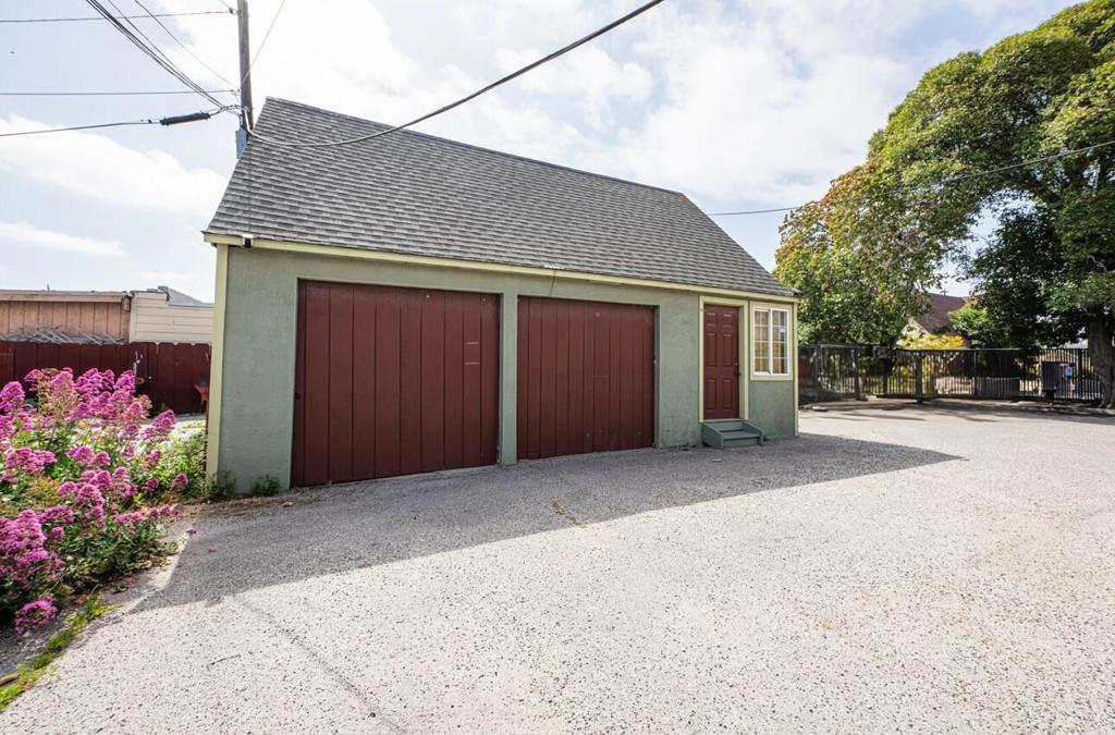 737 S Main Street Property Photo 3