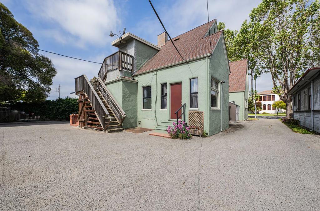 737 S Main Street Property Photo 4