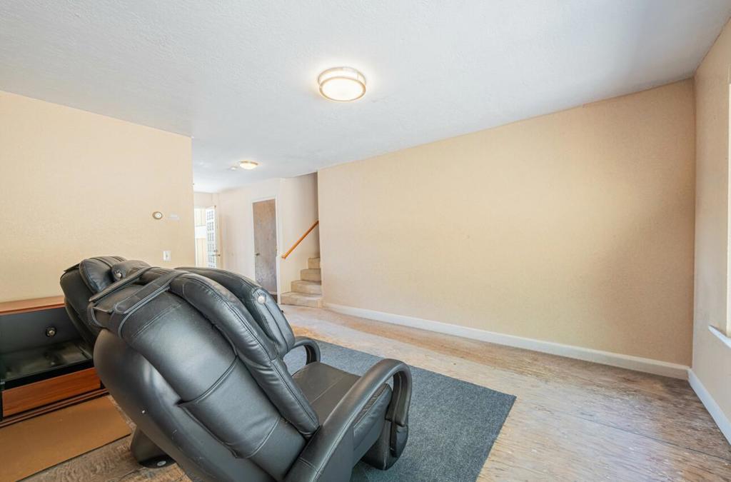 18105 Wylie Hill Lane Property Photo 3