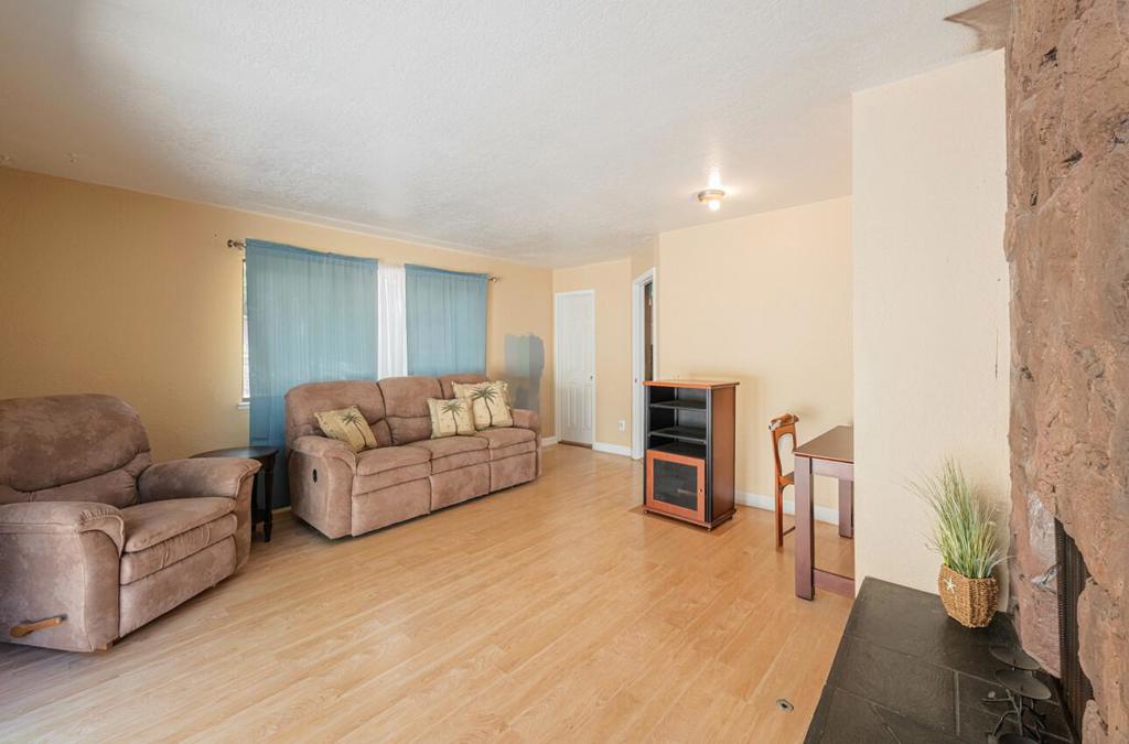 18105 Wylie Hill Lane Property Photo 6