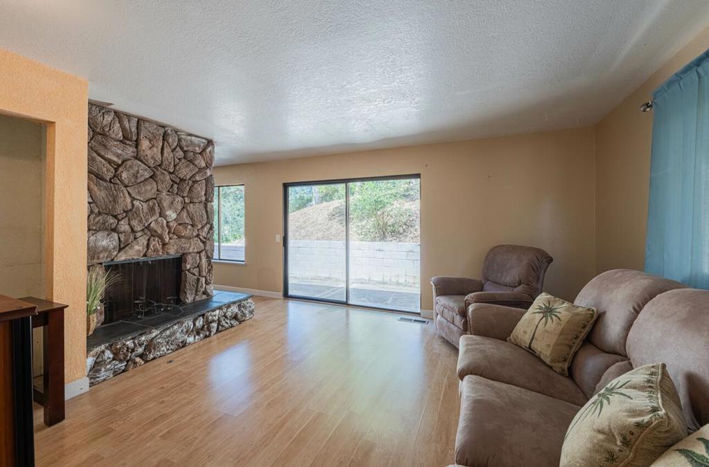 18105 Wylie Hill Lane Property Photo 7