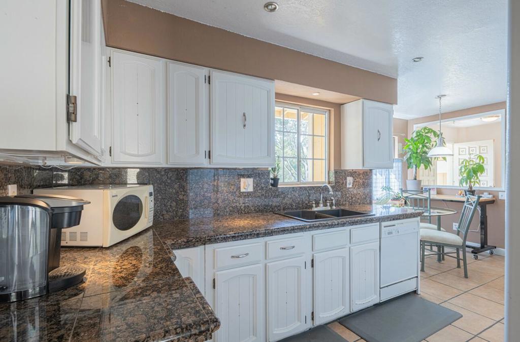 18105 Wylie Hill Lane Property Photo 9