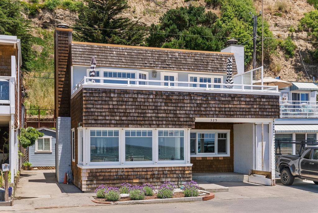 325 Beach Drive Property Photo 1