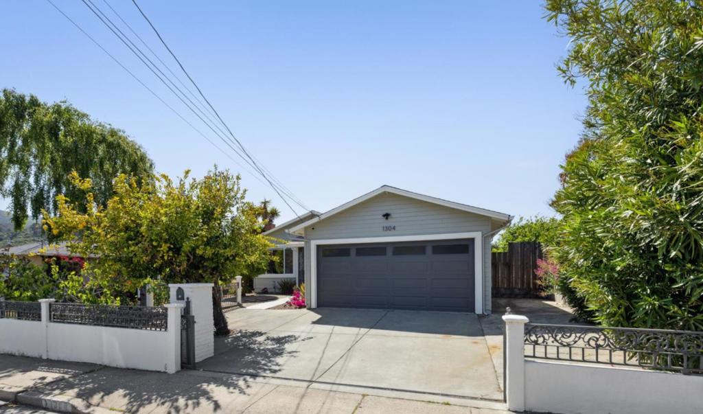 1304 Alicante Drive Property Photo 1