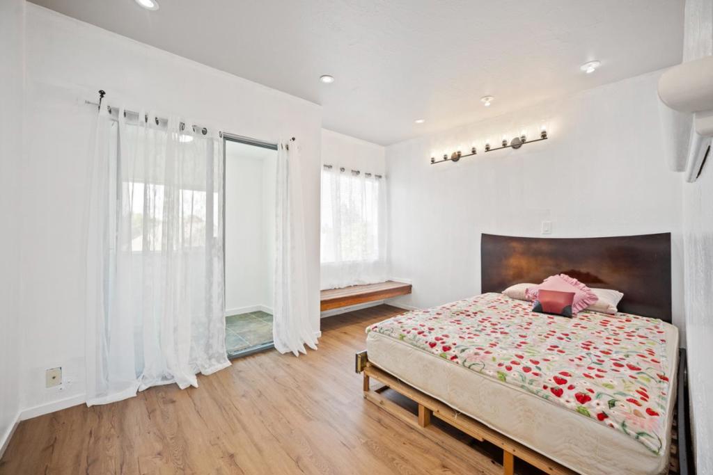441 W Macarthur Boulevard Property Photo 14