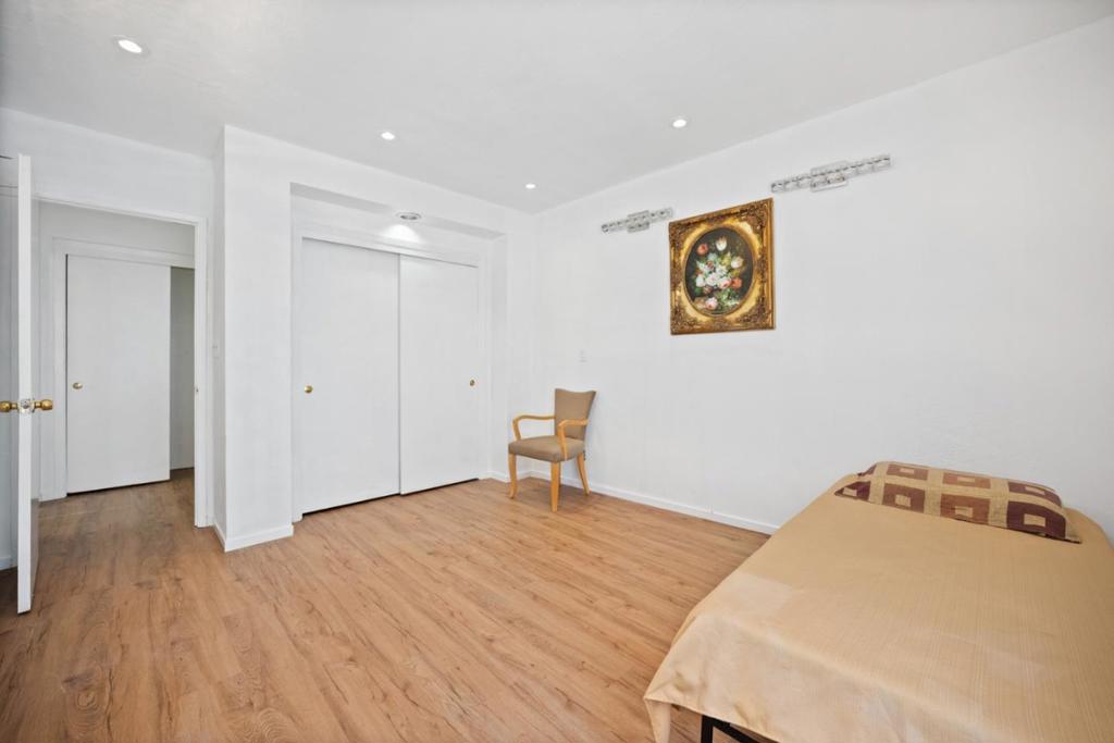 441 W Macarthur Boulevard Property Photo 20
