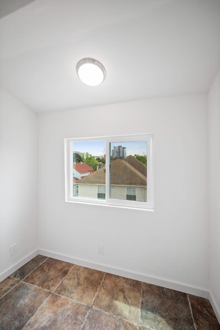 441 W Macarthur Boulevard Property Photo 28