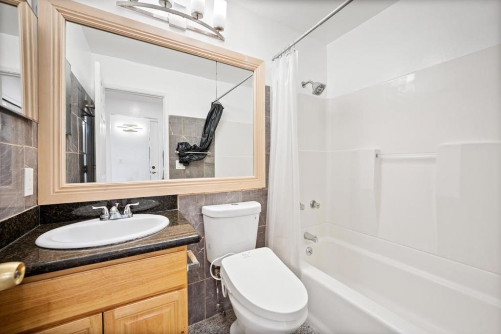 441 W Macarthur Boulevard Property Photo 41