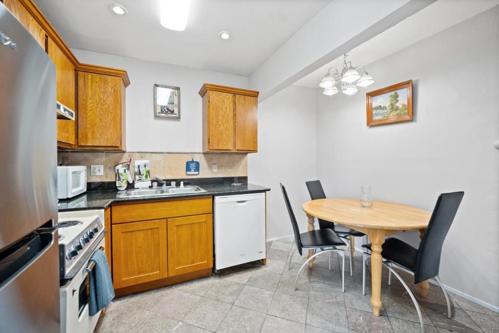 441 W Macarthur Boulevard Property Photo 45