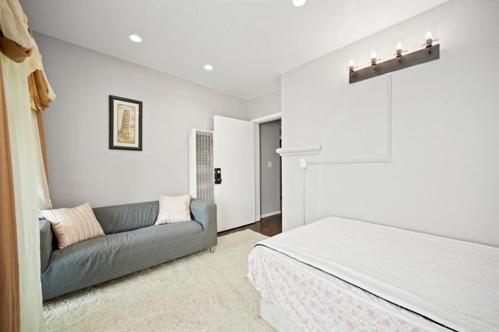 441 W Macarthur Boulevard Property Photo 47