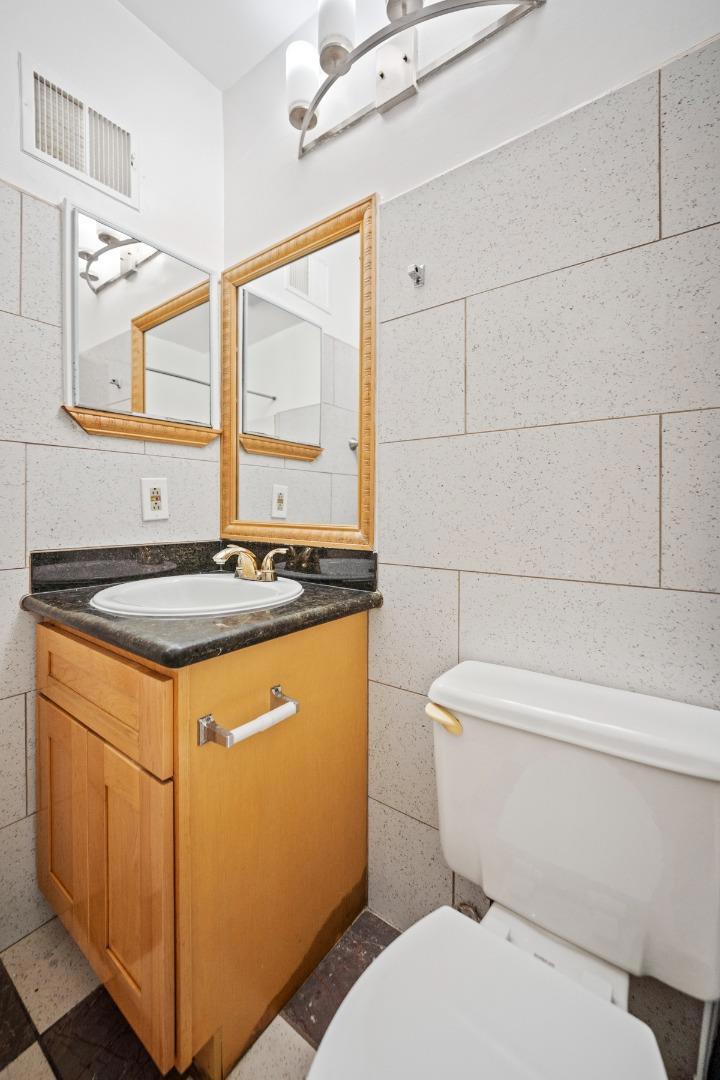 441 W Macarthur Boulevard Property Photo 52