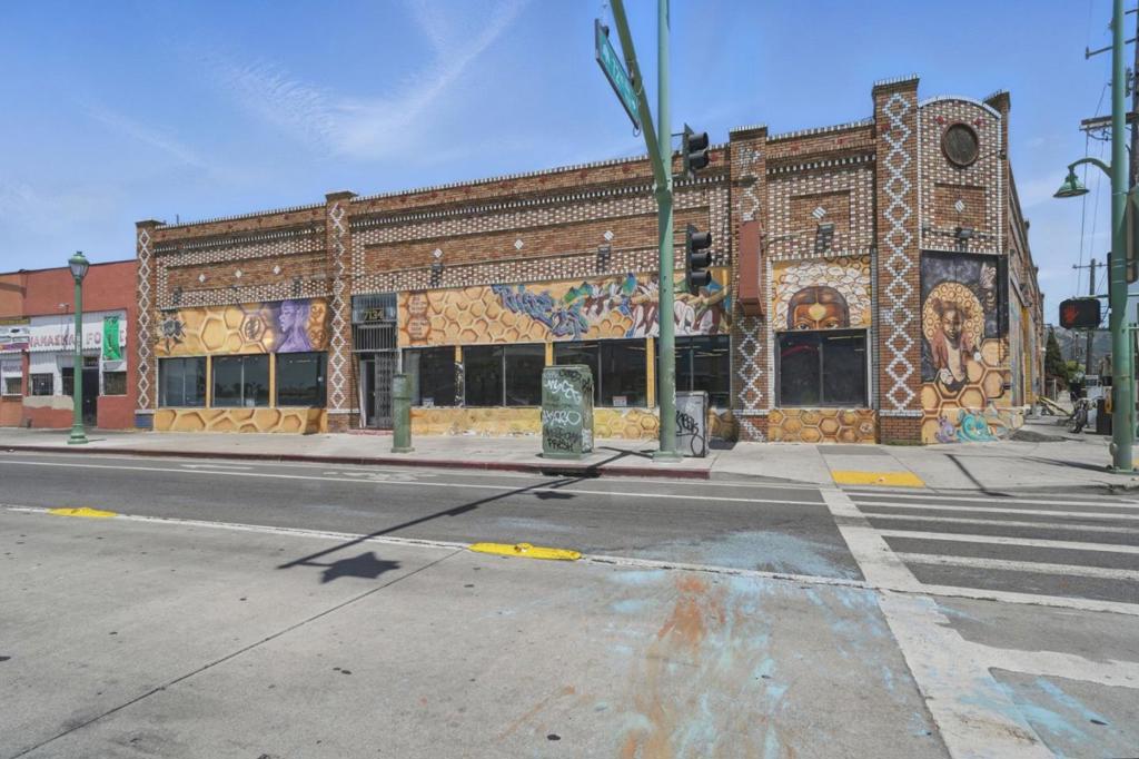 7134 International Boulevard Property Photo 1