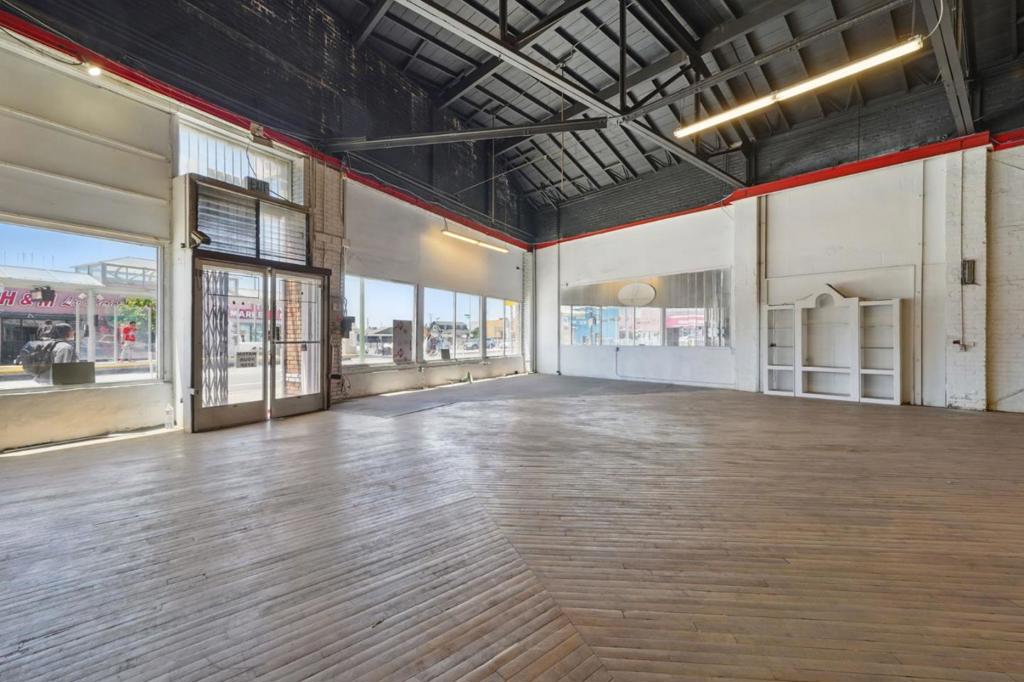7134 International Boulevard Property Photo 2
