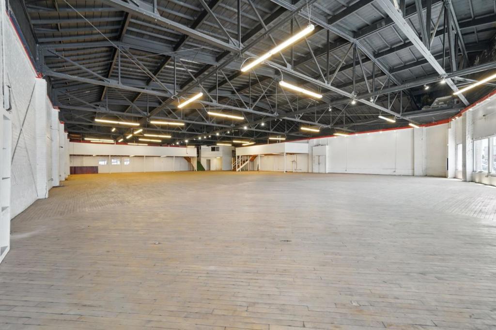 7134 International Boulevard Property Photo 6