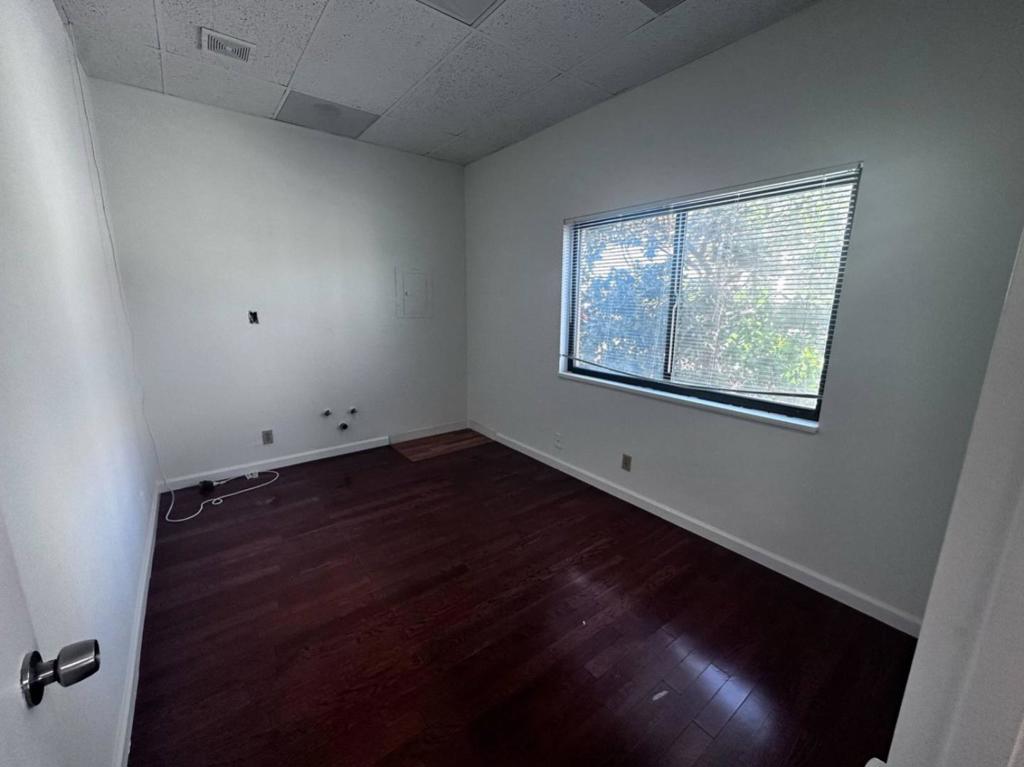 998 E El Camino Real Property Photo 22