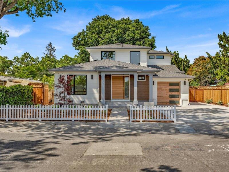 883 Rorke Way Property Photo 1