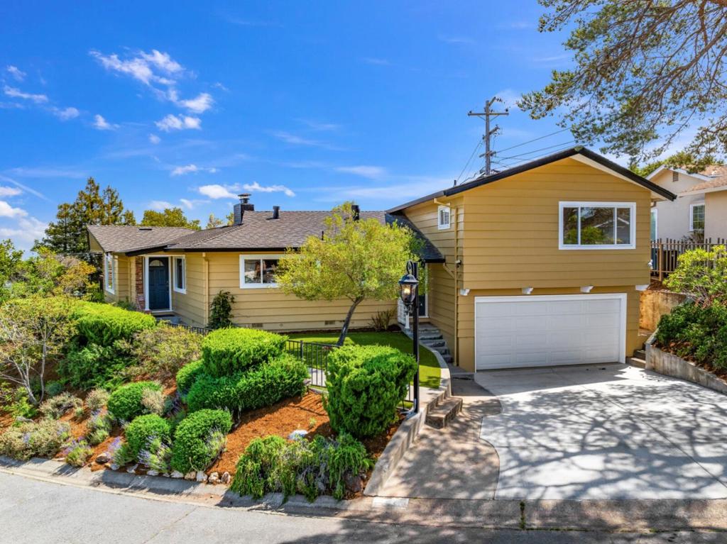 224 Lyndhurst Avenue Property Photo 1