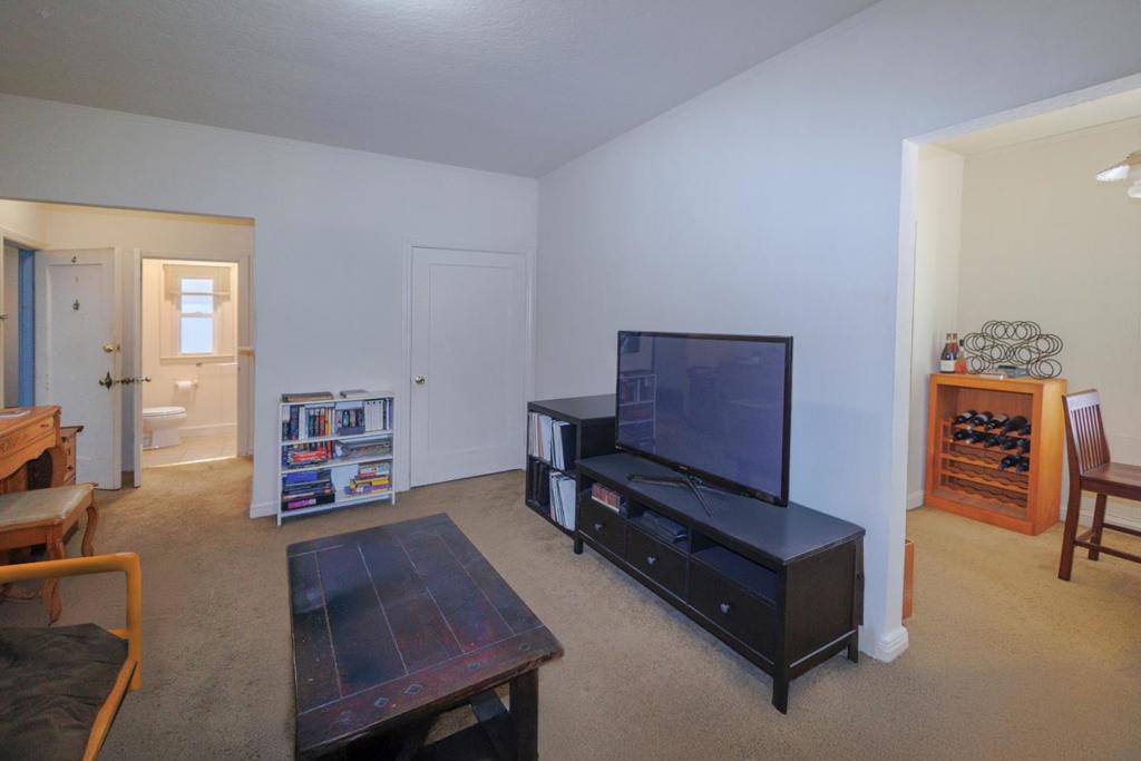 1116 Douglas Avenue Property Photo 8