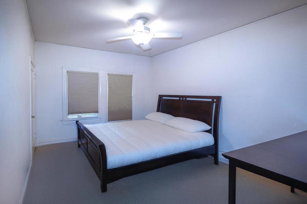 1116 Douglas Avenue Property Photo 13