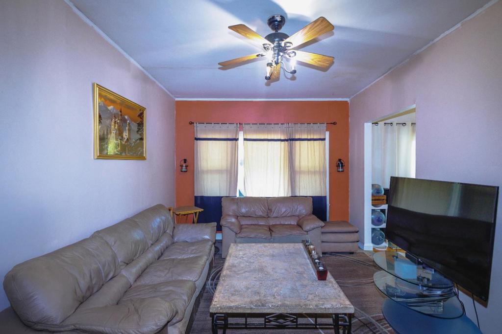 1116 Douglas Avenue Property Photo 15