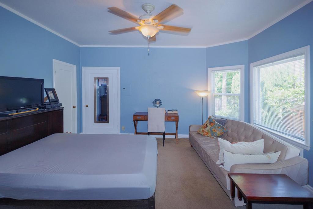 1116 Douglas Avenue Property Photo 49