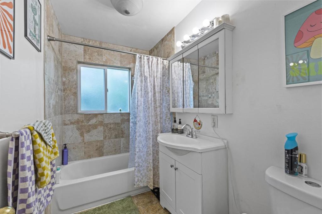 215 Avery Lane Property Photo 7