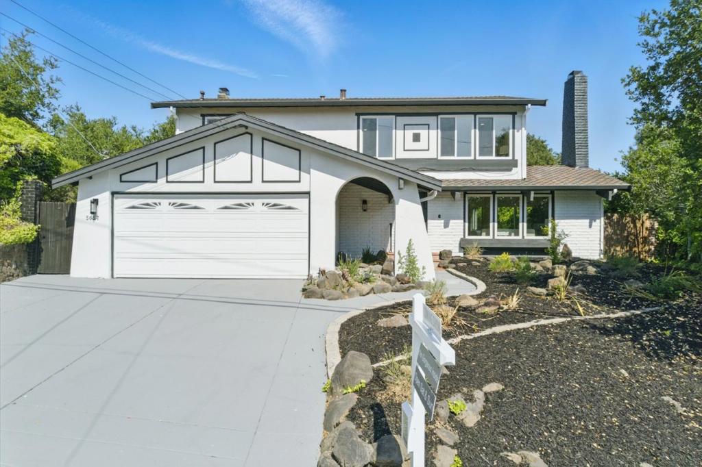 5657 Shadow Ridge Drive Property Photo 1