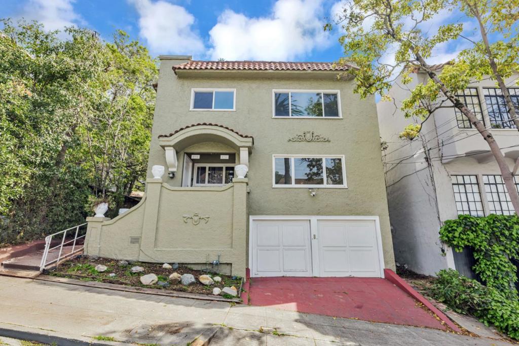 2328 Le Conte Avenue Property Photo 1