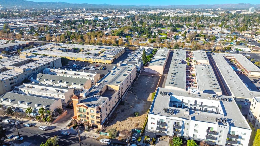 7911 Ventura Canyon Avenue Property Photo 2