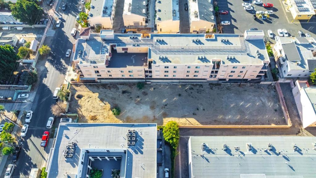 7911 Ventura Canyon Avenue Property Photo 5