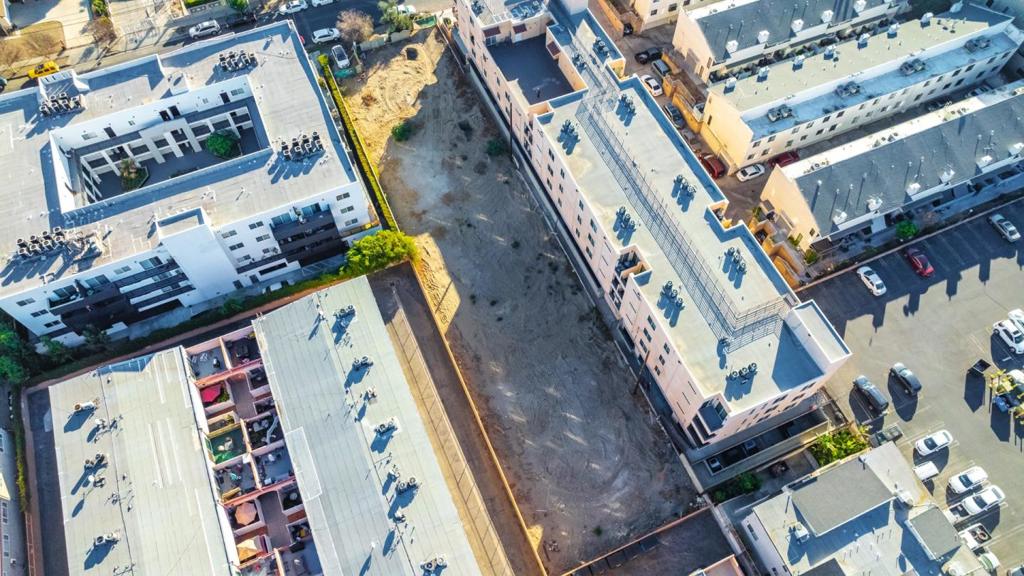 7911 Ventura Canyon Avenue Property Photo 6