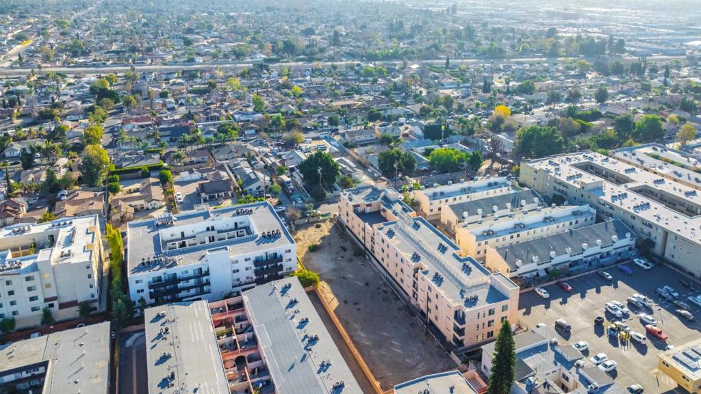 7911 Ventura Canyon Avenue Property Photo 7