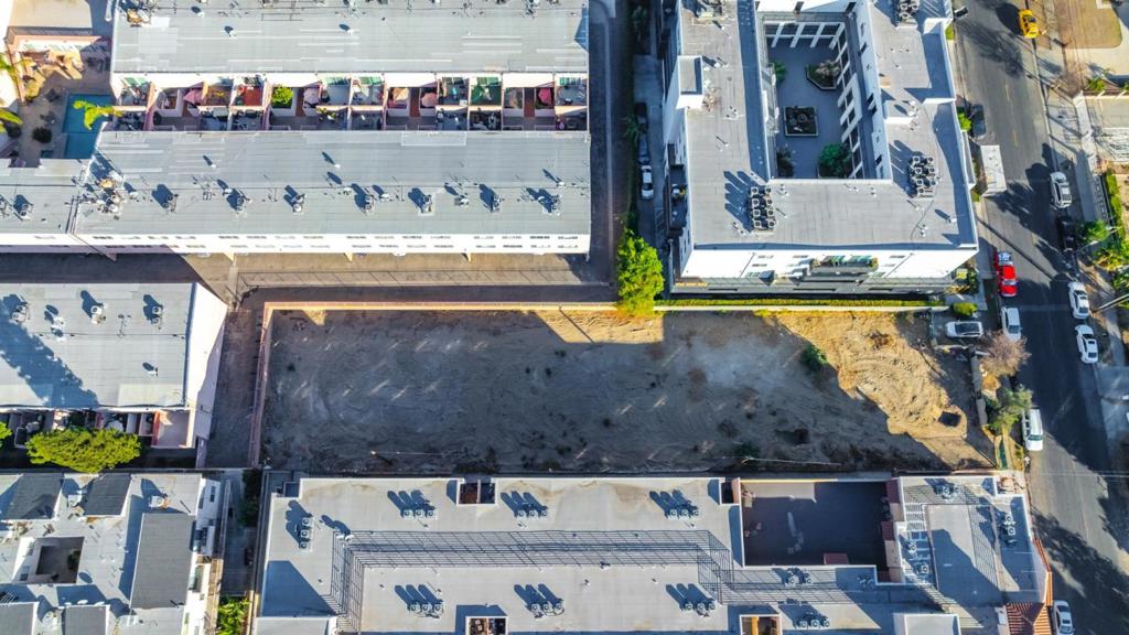 7911 Ventura Canyon Avenue Property Photo 11