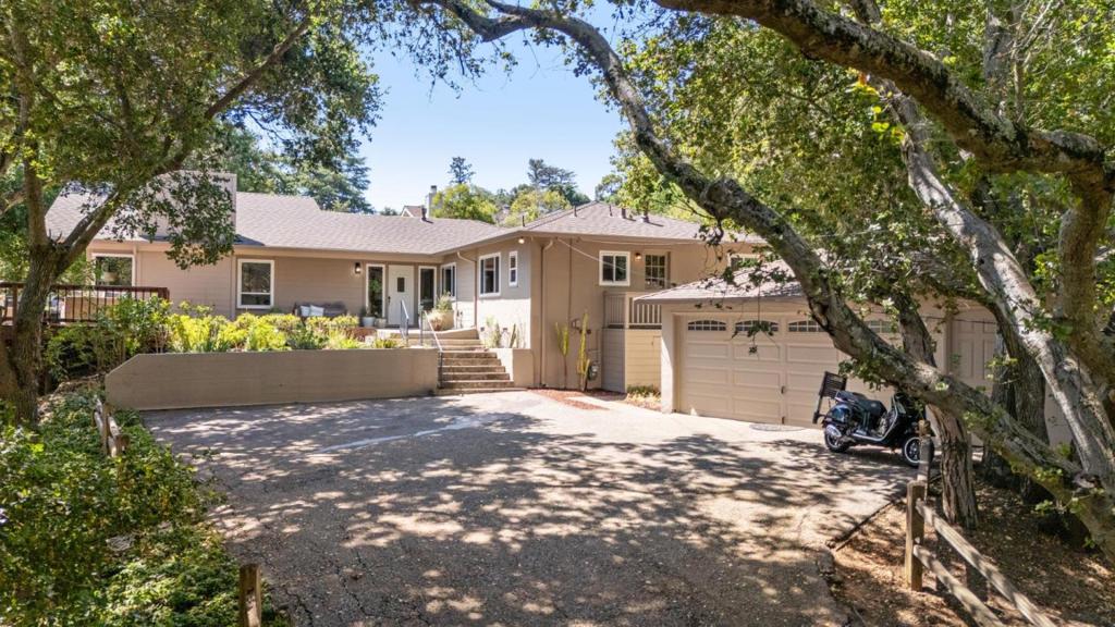 10605 Berkshire Drive