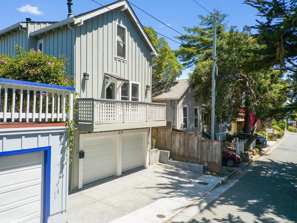 214 Brook Avenue Property Photo 1