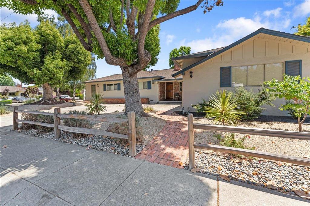 1300 Patio Drive Property Photo