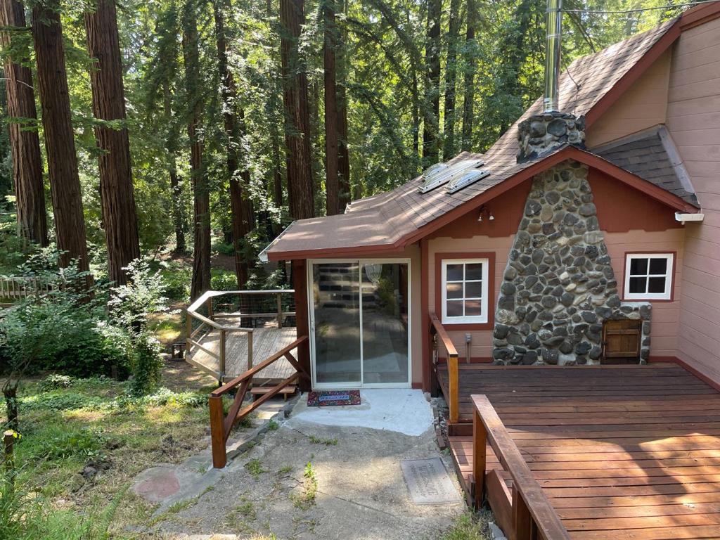 35 Sequoia Drive Property Photo 3