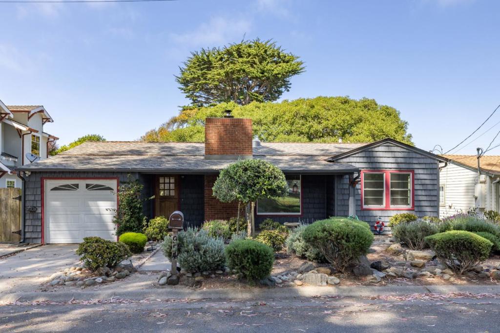954 Seapalm Avenue Property Photo 1