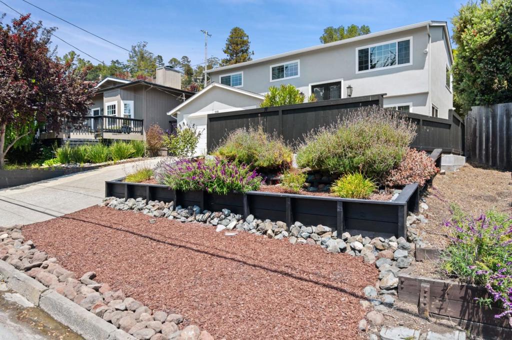 330 Avenue Portola Property Photo 1