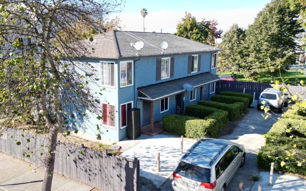 1283 University Avenue Property Photo 1