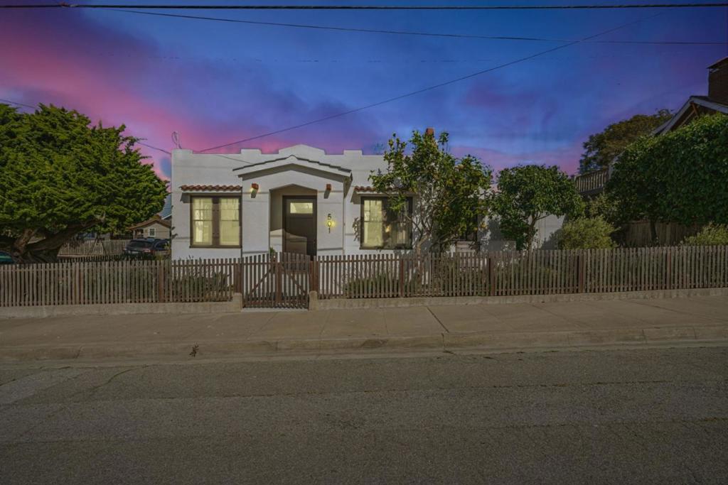 501 7th Street Property Photo 1
