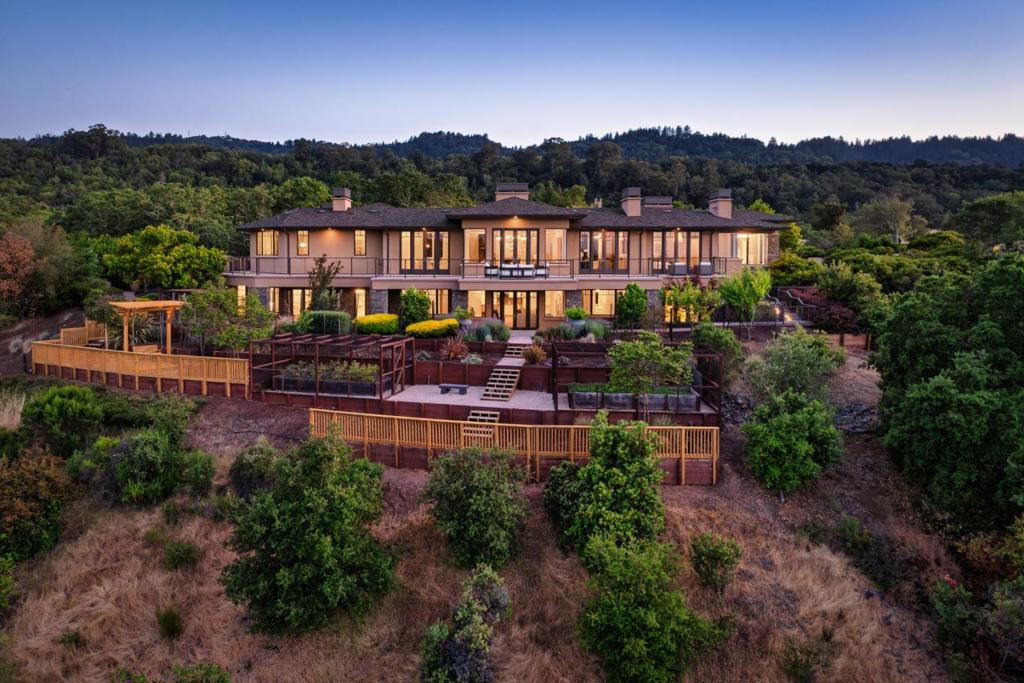5 Redberry Property Photo 1