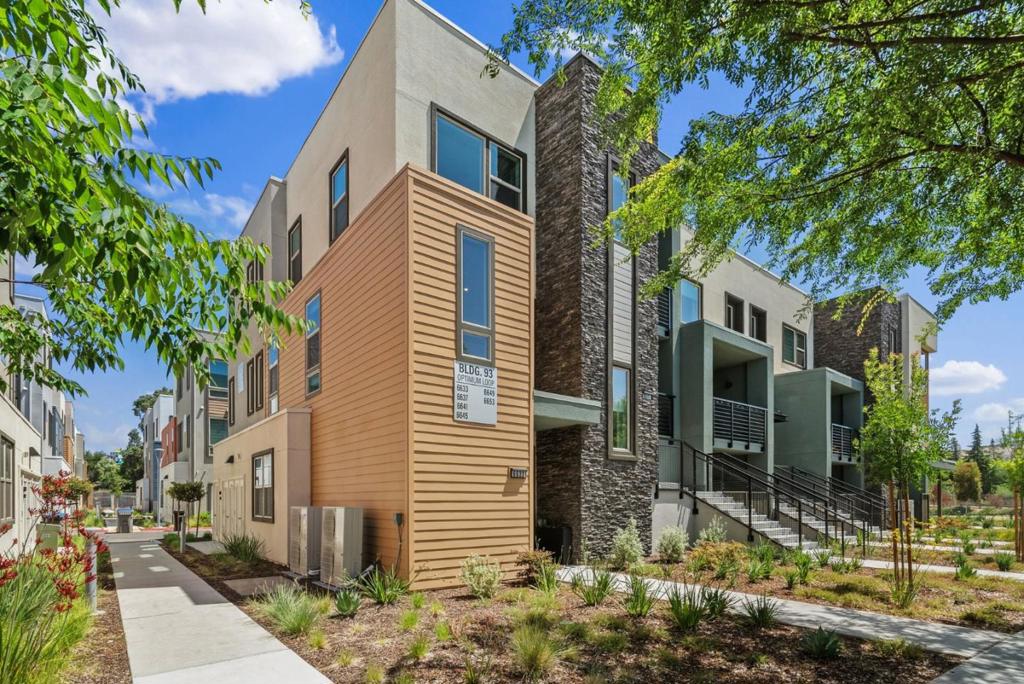 6633 Optimum Loop Property Photo 1