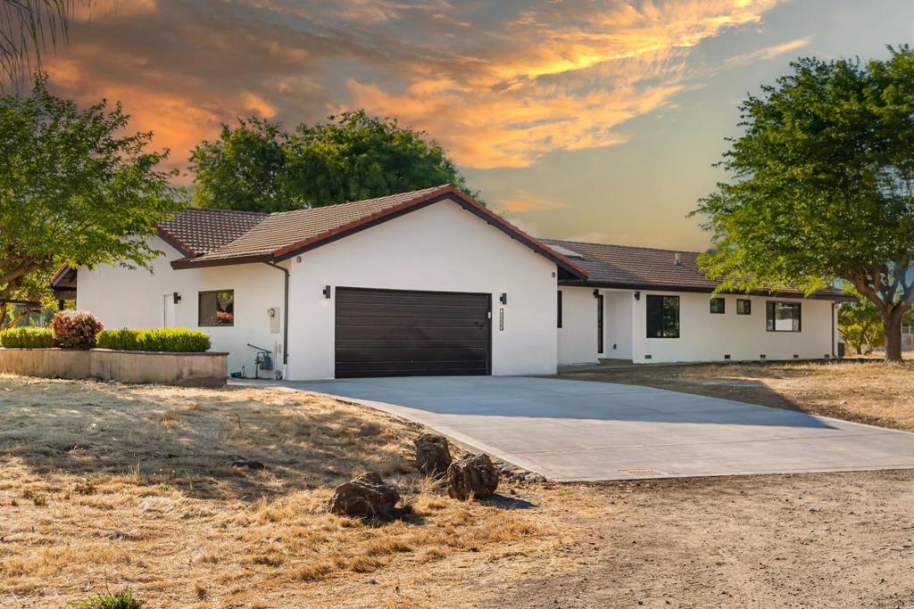 12225 Foothill Avenue Property Photo 1