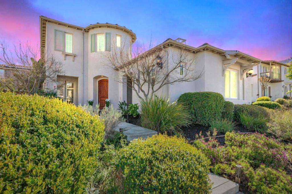 2645 Muirfield Way Property Photo 1